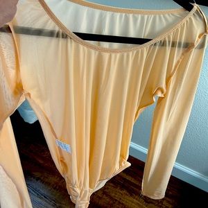 Mesh body suite / beige/peachy/nude stretchy